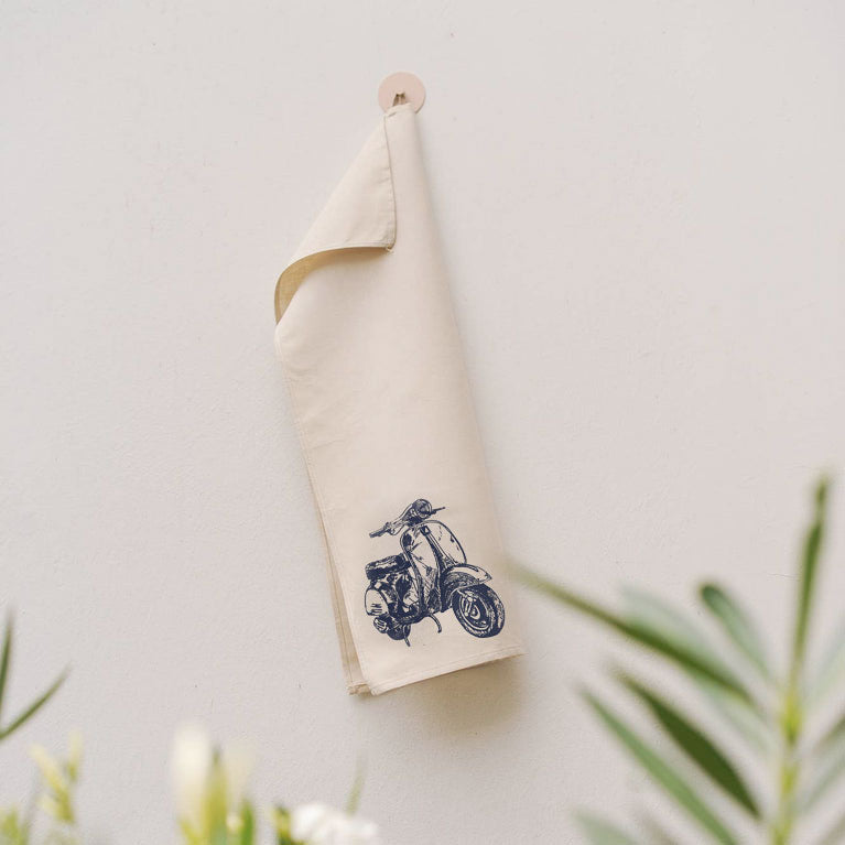 Vespa Küchentuch Halbleinen, ca. 47 x 70 cm, Handsiebdruck